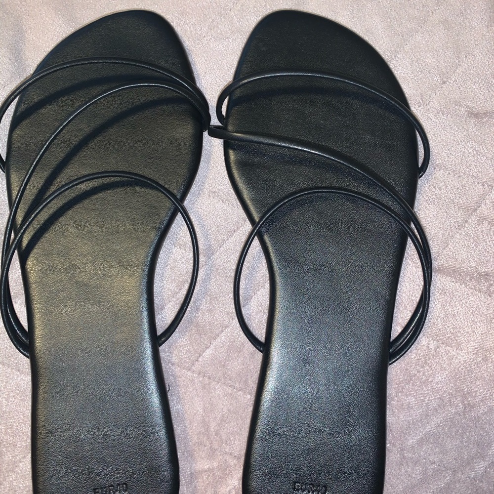 Sandals ✨